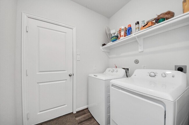 Building Photo - 1110 Bending Trl Dr