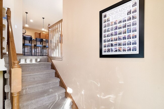 Building Photo - Beautiful townhome, ski shuttle, views, ut...