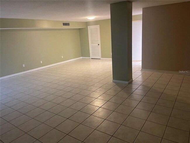 Building Photo - 851 Bayway Blvd