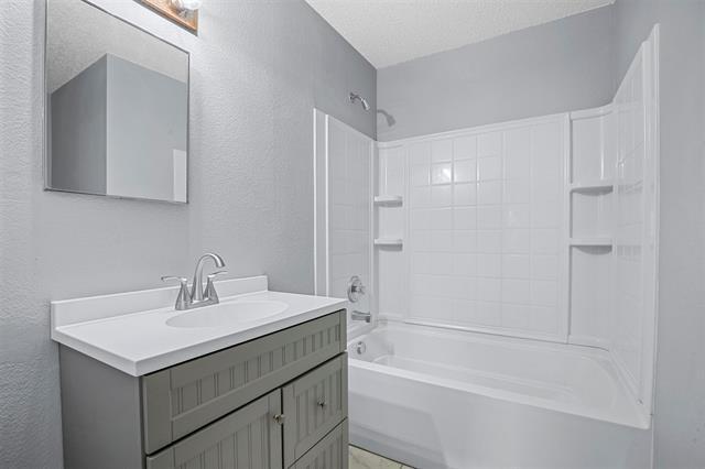 Building Photo - 1713 Baxter Springs Dr