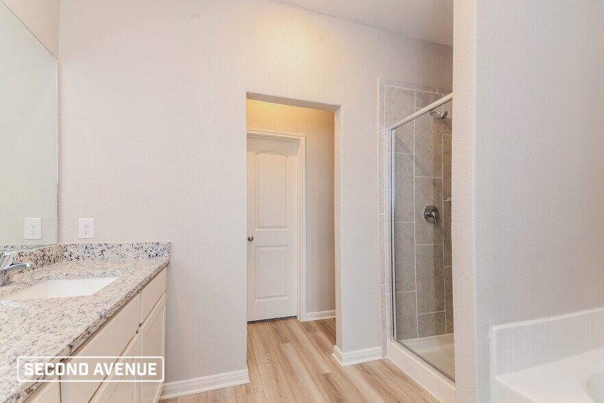 Building Photo - 2000 Erlinda Dr