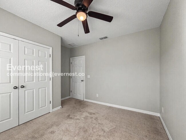 Building Photo - 5587 Sabal Dr