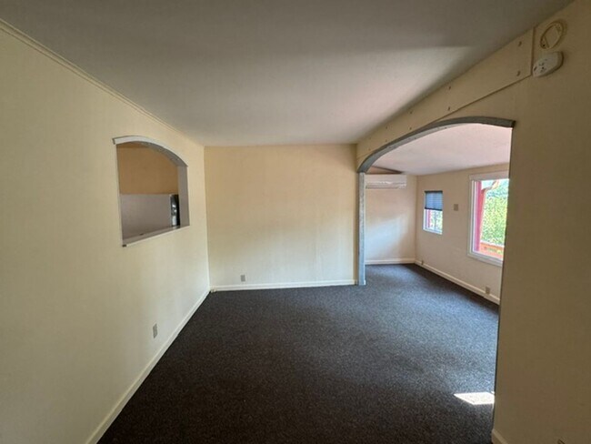 Building Photo - 415 E Hersey St