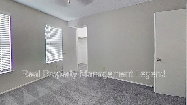Building Photo - 8109 Silver Creek Rd