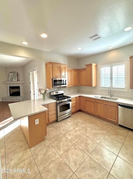 Building Photo - 4213 E Edgemont Ave