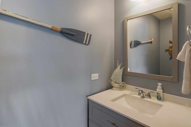 Building Photo - 5 River Row