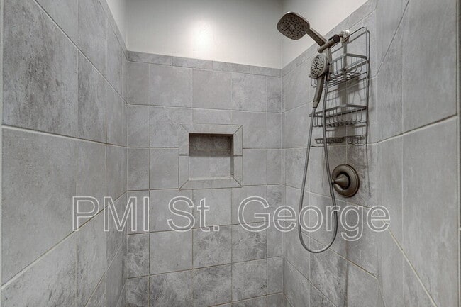 Building Photo - 2823 Kenzies Way