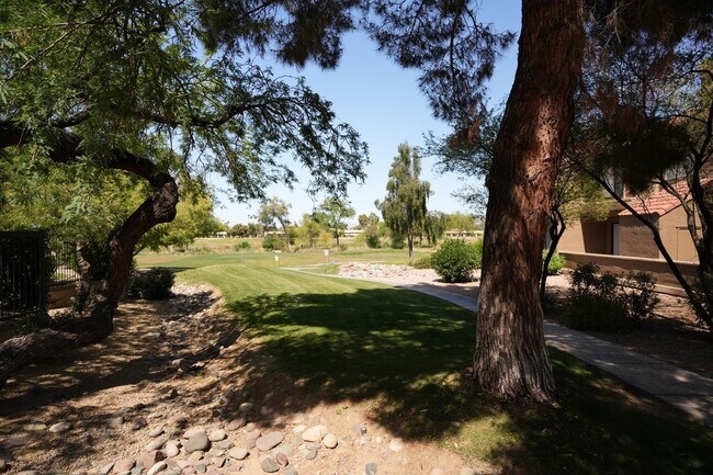 Building Photo - 4925 E Desert Cove Ave