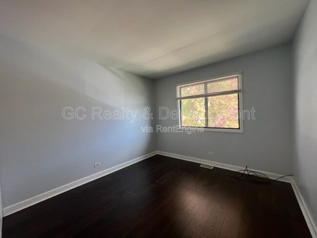 Building Photo - 1367 Sacramento Dr