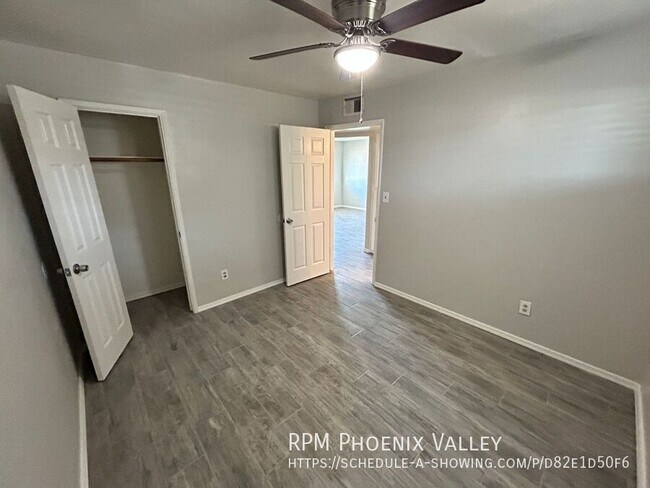 Building Photo - 4837 E Willetta St