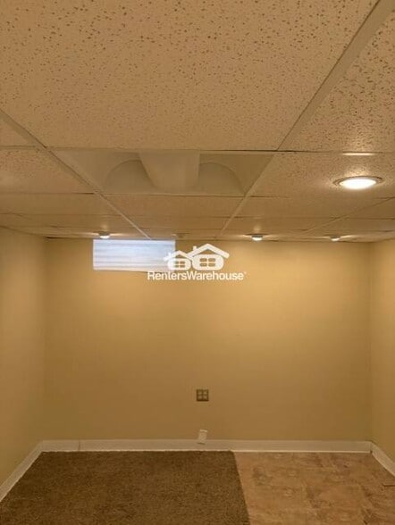 Building Photo - 415 Decatur Ave N