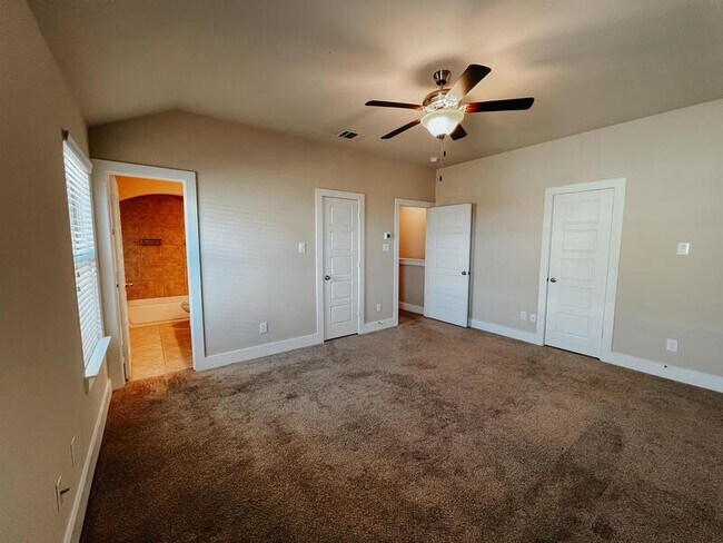 Building Photo - 3906 Ashton Dr