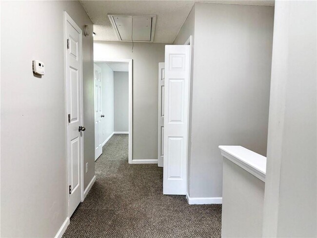 Building Photo - 5481 Sierra Tr