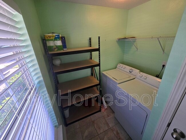 Building Photo - 9783 Cobblebrook Dr