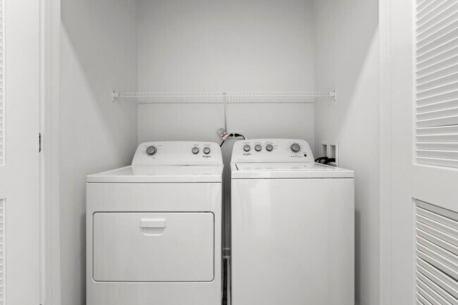 Building Photo - 103 E Crystal Lake Ave