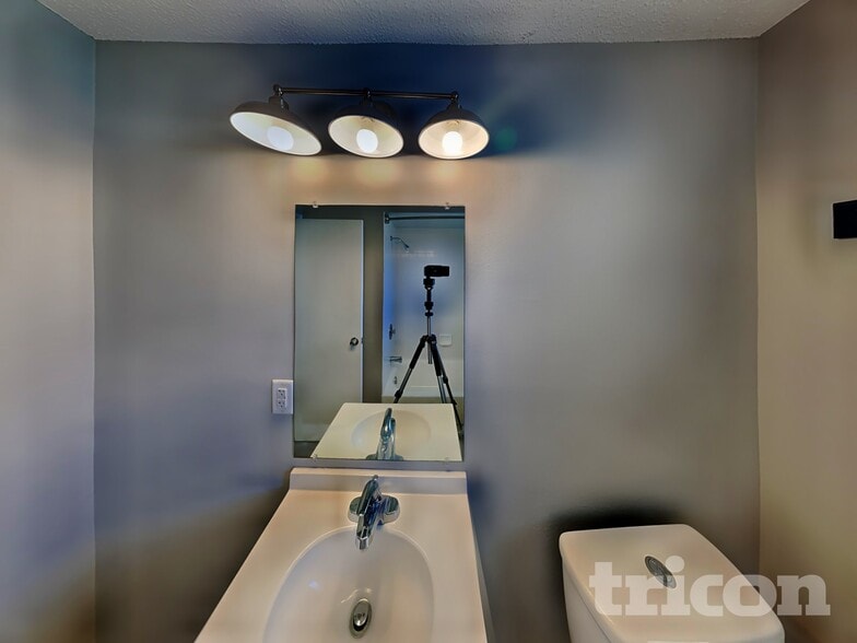 Building Photo - 5513 3rd Avenue Plaza W