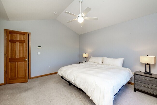 Building Photo - 2709 17th Ave Ct SW