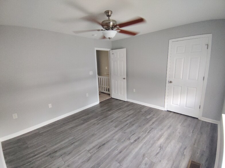 Building Photo - 70 Duiguid Dr