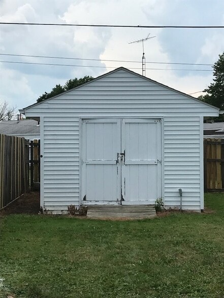 Building Photo - 671 Bell Ave