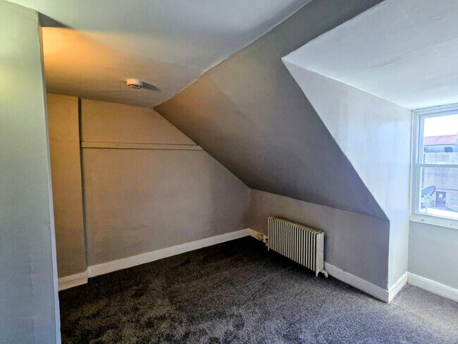 Building Photo - 126 N Penn St