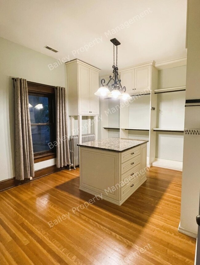 Building Photo - 1458 Cherokee Rd