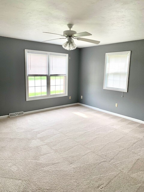 626 Eichelberger - Living Room - 626 Eichelberger St
