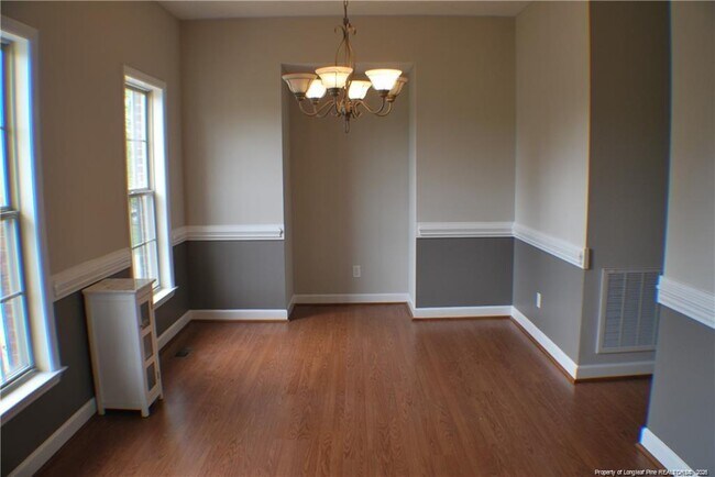Building Photo - 845 Log Cabin Dr