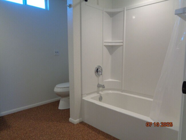 Building Photo - Charming Quartz Hill Guest House