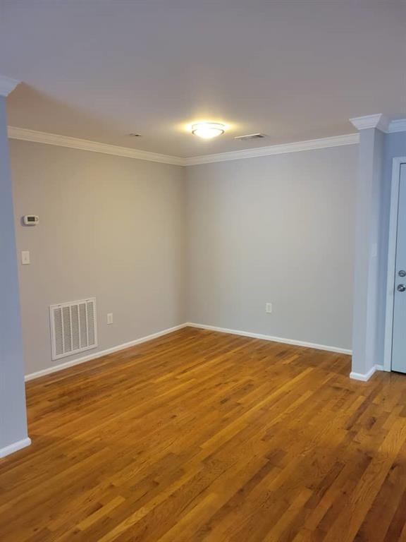 Building Photo - 3116 Pine Heights Dr NE