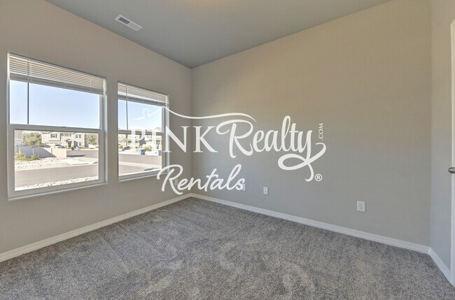 Building Photo - 10627 Hidden Pr Pkwy