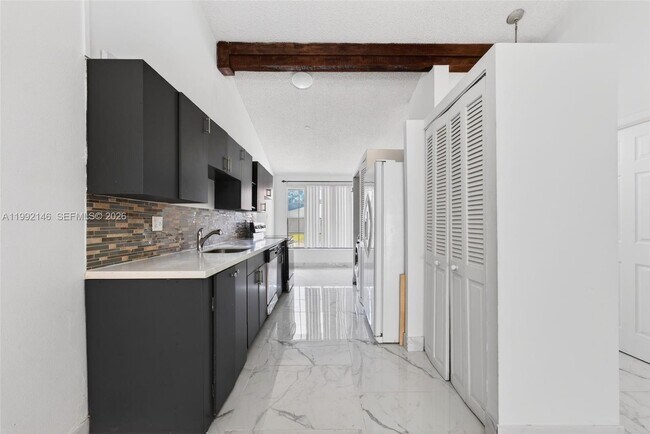 Building Photo - 10351 Juniper Ct