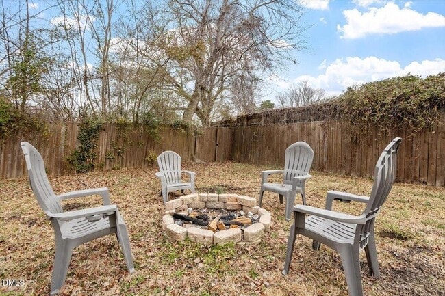 Building Photo - 204 Charles St