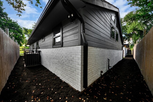 Building Photo - 6201 Batterson St
