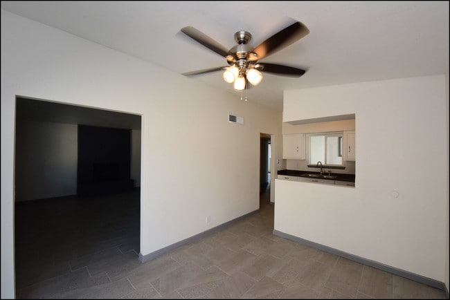 Building Photo - 10169 Dunbarton Dr