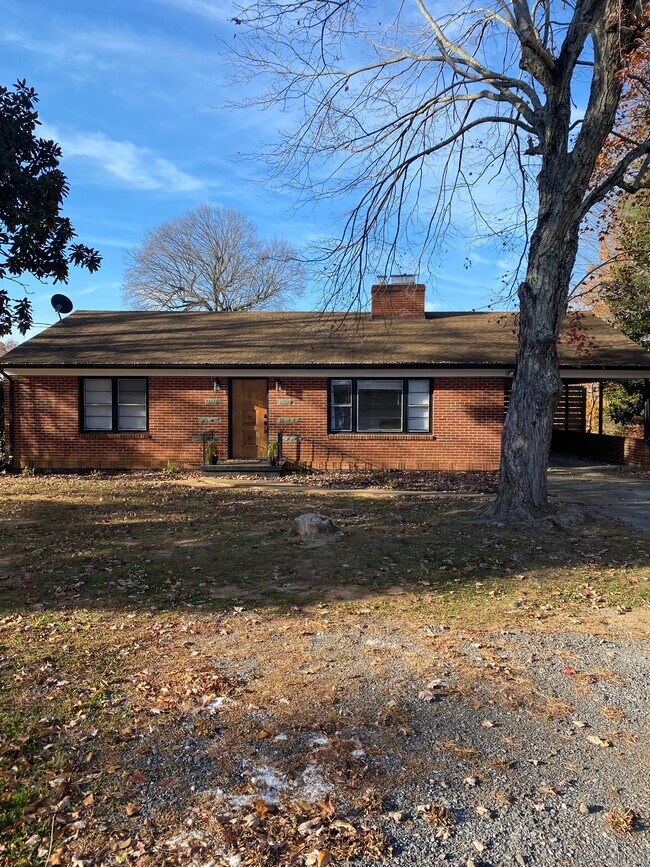 Primary Photo - 552 Leesville Rd