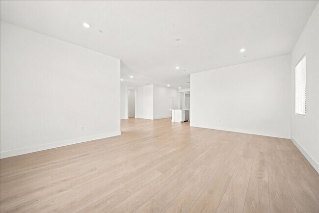Building Photo - 12725 Parakeet Wy