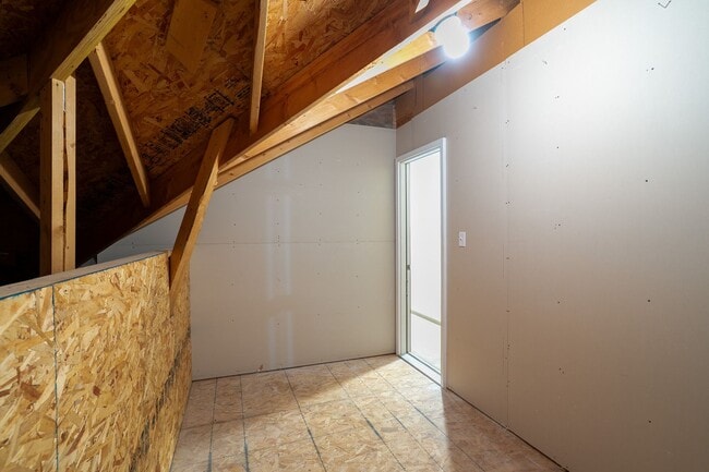 Building Photo - 701-703 Glenstone Dr.