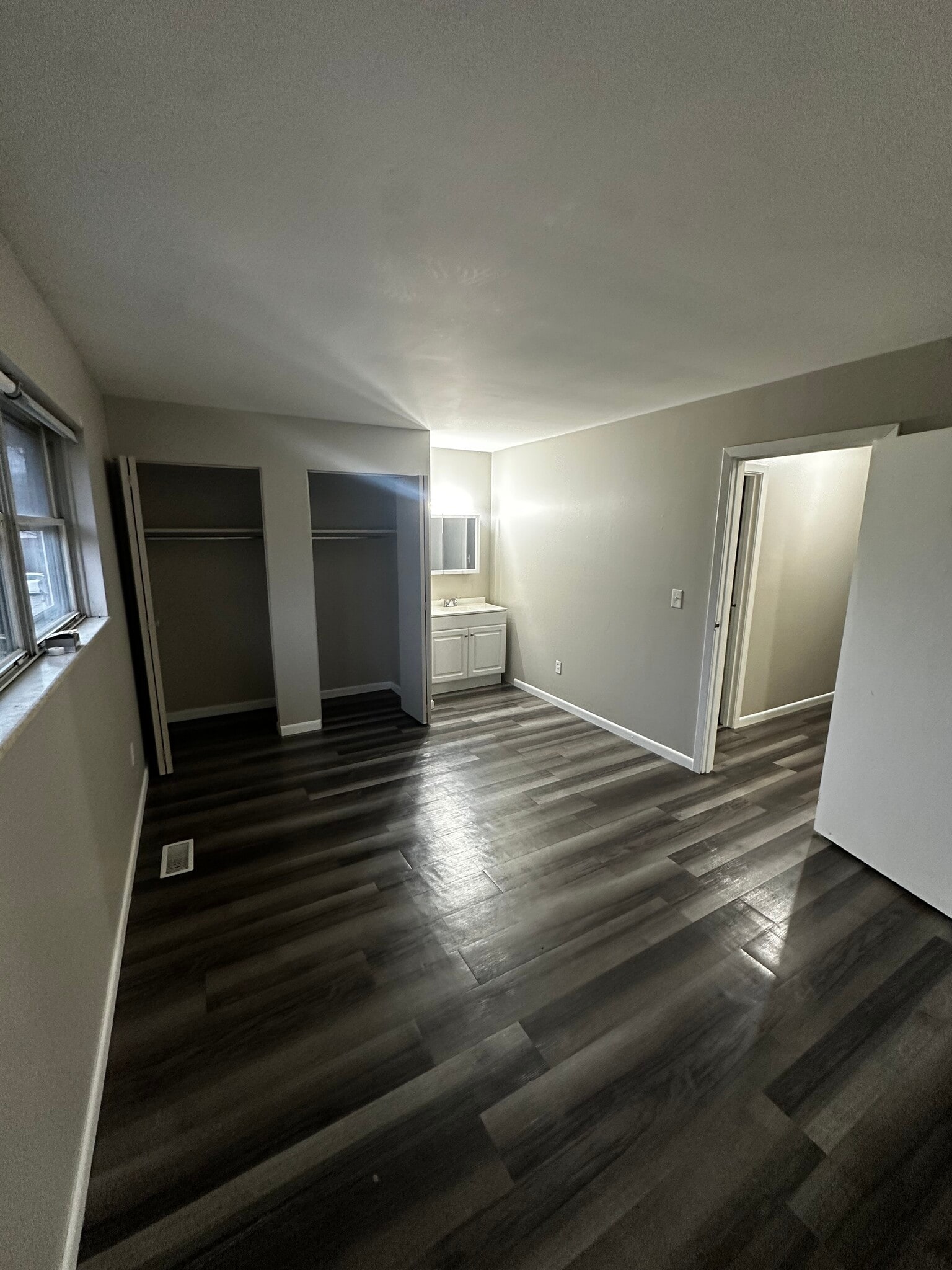 Building Photo - 6846 Emerald Ave