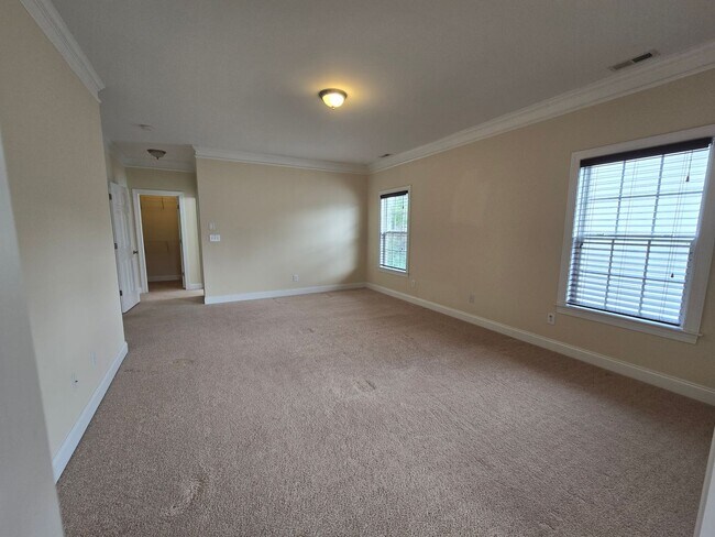 Building Photo - NEW LISTING in Cary NC!!