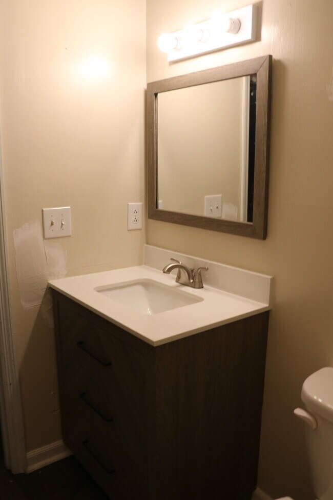 New fixtures - 122 Oak Park Ct