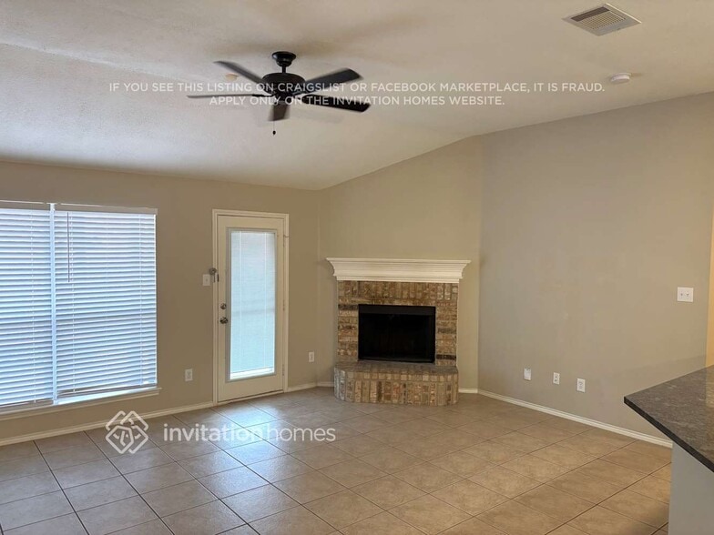 Building Photo - 619 St Eric Dr