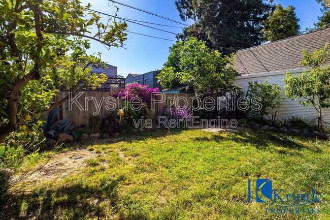 Building Photo - 1616 Fern Pl
