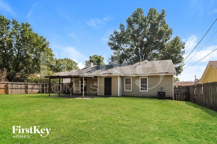 Building Photo - 4622 Crestfield Rd