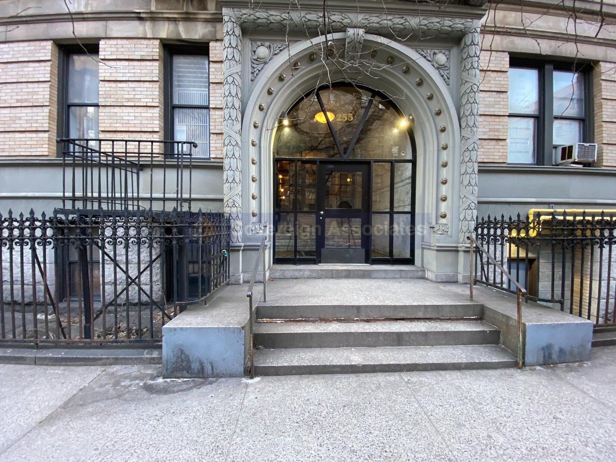 Building Photo - 255 Fort Washington Ave