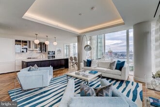 Building Photo - 300 International Drive