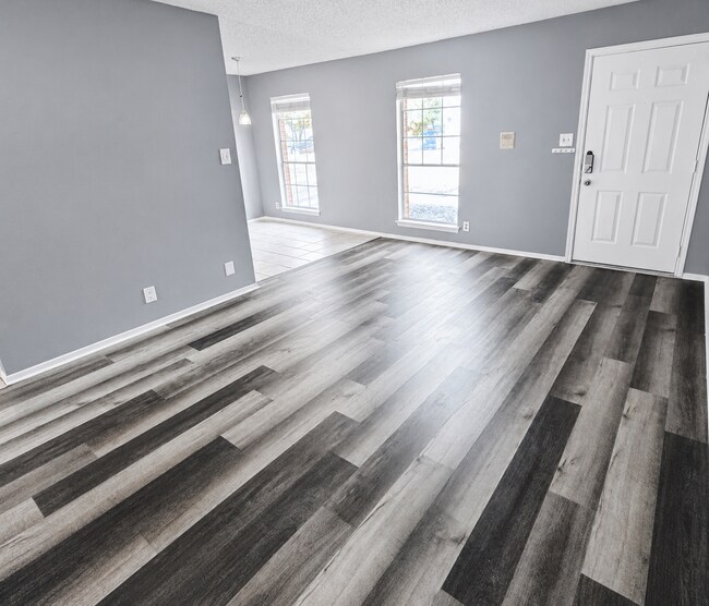 Building Photo - Willowrun B