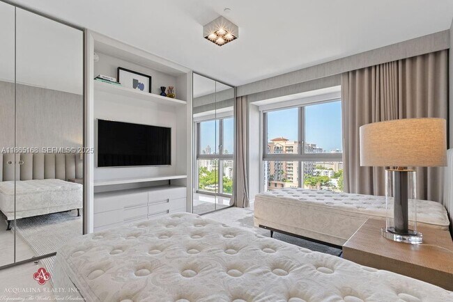 Building Photo - 17749 Collins Ave