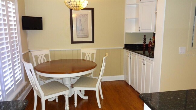 Building Photo - 1144 Delaney Ave