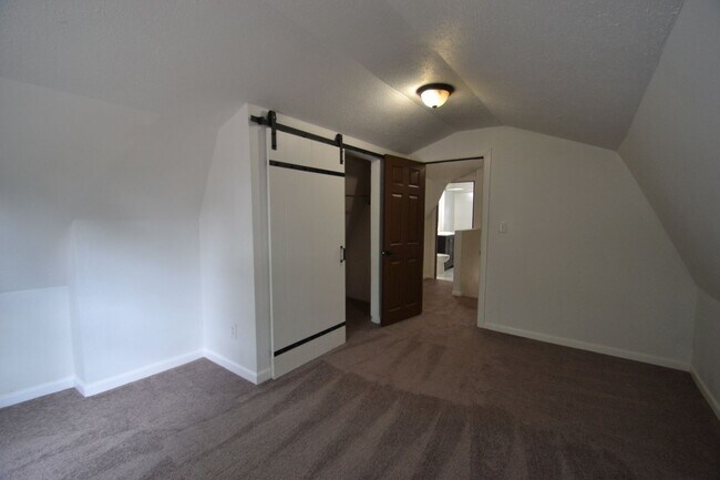 Building Photo - 111 N 17th St