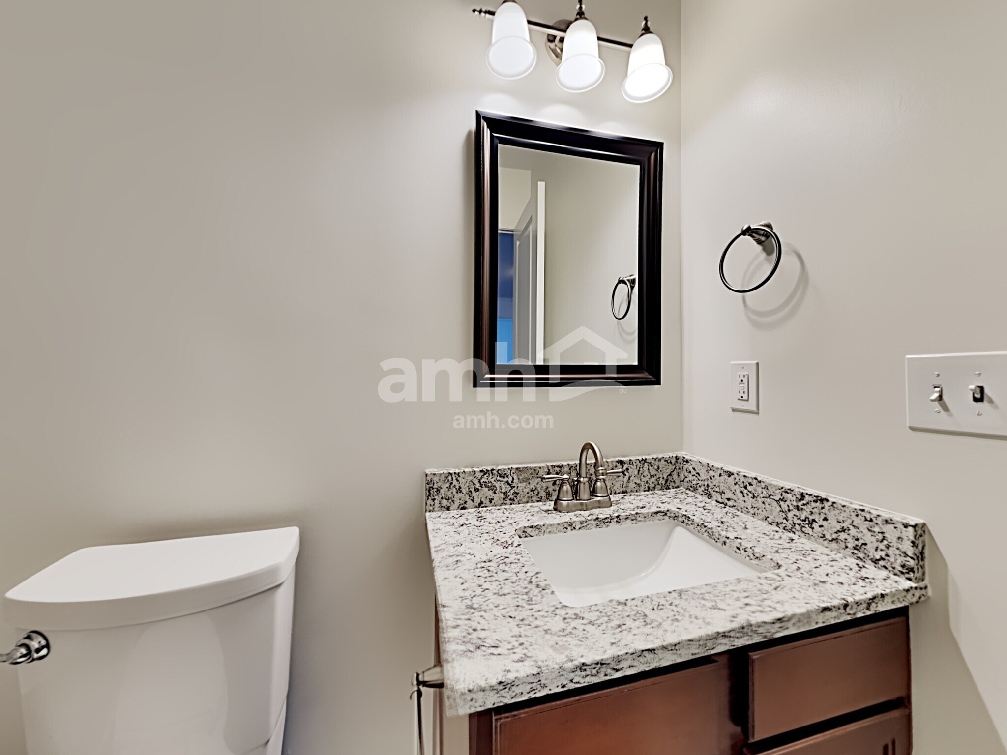 Building Photo - 271 Cameron St